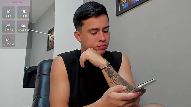 Snapshot of mattiwsmorris_ chatting on March 10, 11:48 am mattiwsmorris online show from March 10, 11:48 am