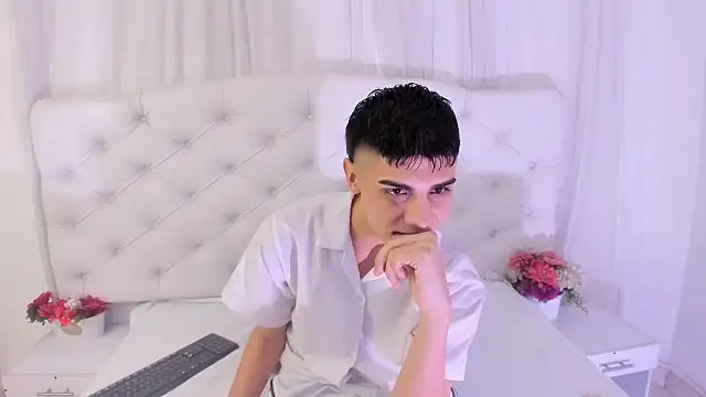 frank jhonsson online show from October 3, 7:11 pm