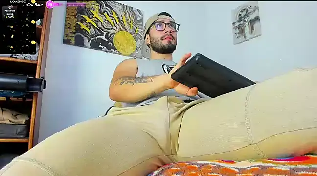 Snapshot of jeyco_santino chatting on March 21, 1:01 pm jeyco santino online show from March 21, 1:01 pm