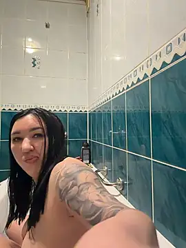 Naughtbaby 2025 online show from July 17, 1:29 pm