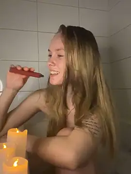 Snapshot of cosplayercutie0w0 chatting on March 22, 10:37 pm cosplayercutie0w0 online show from March 22, 10:37 pm