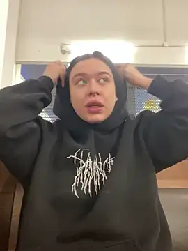 AlishaPrettyBlade online show from February 17, 6:20 am