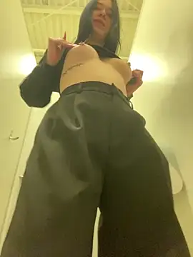 AlishaPrettyBlade online show from February 22, 6:28 am