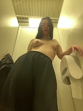 AlishaPrettyBlade online show from February 23, 6:17 am