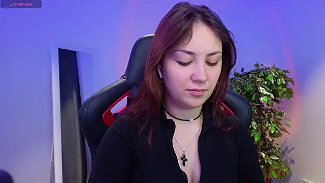 AshleySkott  online show from December 19, 9:05 am