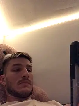 Snapshot of yoyoboy988 chatting on February 17, 9:08 pm yoyoboy988 online show from February 17, 9:08 pm