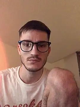 Snapshot of yoyoboy988 chatting on February 18, 12:15 am yoyoboy988 online show from February 18, 12:15 am