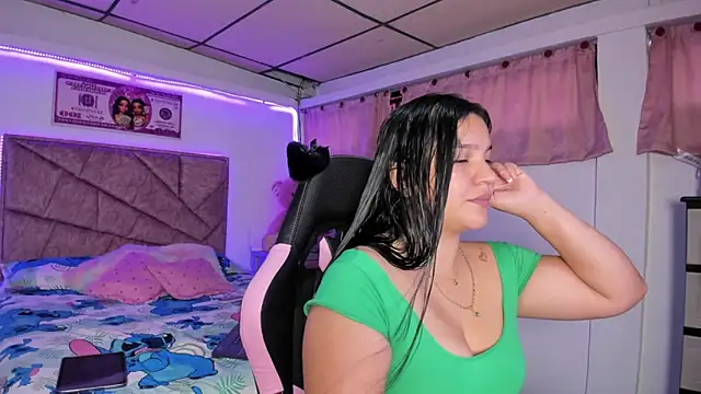 Cristal Smith20 online show from April 16, 1:01 pm