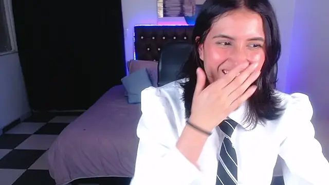 amy royale online show from March 11, 2:10 am