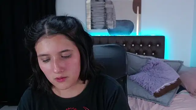 amy royale online show from March 16, 7:48 am