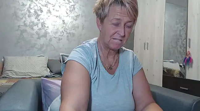 RosesandLillies online show from February 5, 5:20 pm