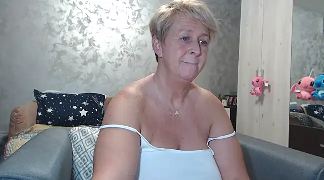 RosesandLillies online show from March 20, 8:29 pm