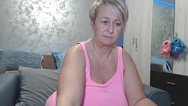 Snapshot of RosesandLillies chatting on February 3, 6:24 pm RosesandLillies online show from February 3, 6:24 pm