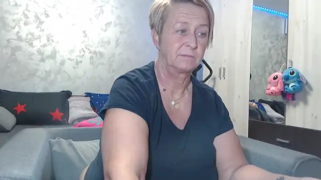 Snapshot of RosesandLillies chatting on March 15, 5:52 pm RosesandLillies online show from March 15, 5:52 pm