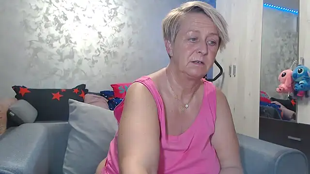 Snapshot of RosesandLillies chatting on March 16, 5:50 pm RosesandLillies online show from March 16, 5:50 pm