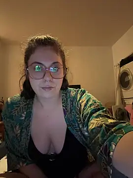 Snapshot of Rosiee69_ chatting on March 17, 10:27 am Rosiee69  online show from March 17, 10:27 am