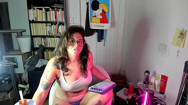 Snapshot of Rosiee69_ chatting on September 29, 10:36 pm Rosiee69  online show from September 29, 10:36 pm