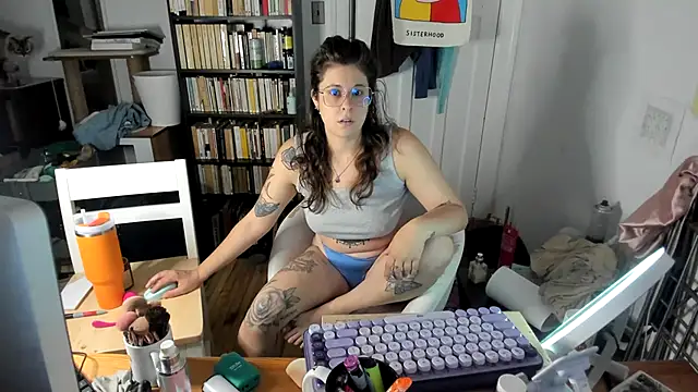 Snapshot of Rosiee69_ chatting on October 25, 1:07 pm Rosiee69  online show from October 25, 1:07 pm