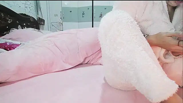 hebe-02 online show from January 11, 1:49 pm