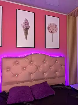 Snapshot of Emily-teen chatting on February 27, 4:32 pm Emily-teen online show from February 27, 4:32 pm