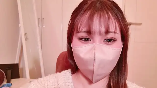 Snapshot of noa_chi chatting on March 7, 6:13 am noa chi online show from March 7, 6:13 am