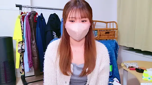 Snapshot of noa_chi chatting on March 10, 10:37 am noa chi online show from March 10, 10:37 am