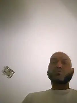 Snapshot of Mrnutella chatting on February 25, 11:22 pm Mrnutella online show from February 25, 11:22 pm