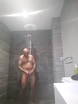 Snapshot of Mrnutella chatting on March 20, 5:36 pm Mrnutella online show from March 20, 5:36 pm