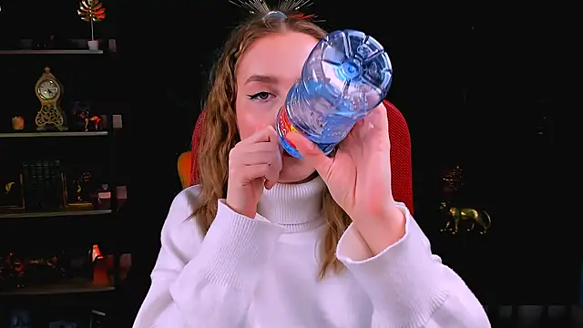 JenniferGraces online show from February 21, 11:44 am