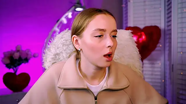 JenniferGraces online show from February 25, 11:30 am