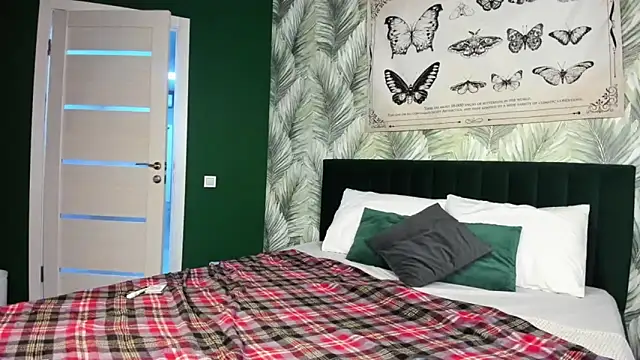 boozekirs  online show from November 24, 3:17 am