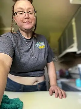 HTXBELLE online show from March 31, 10:10 pm