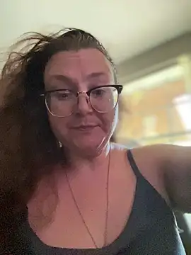 HTXBELLE online show from April 16, 12:00 am