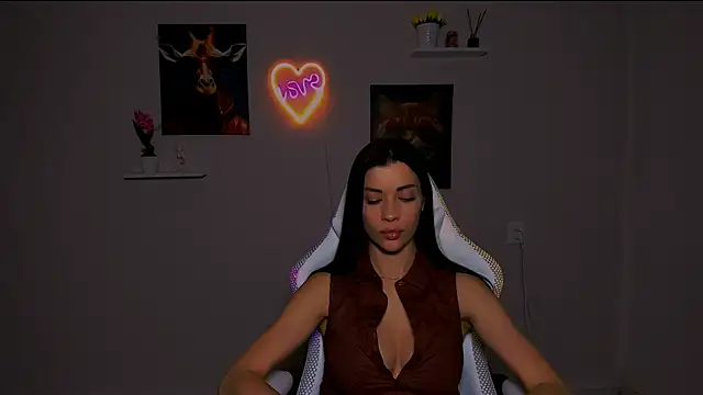 Snapshot of KetiWils chatting on March 2, 4:53 pm KetiWils online show from March 2, 4:53 pm