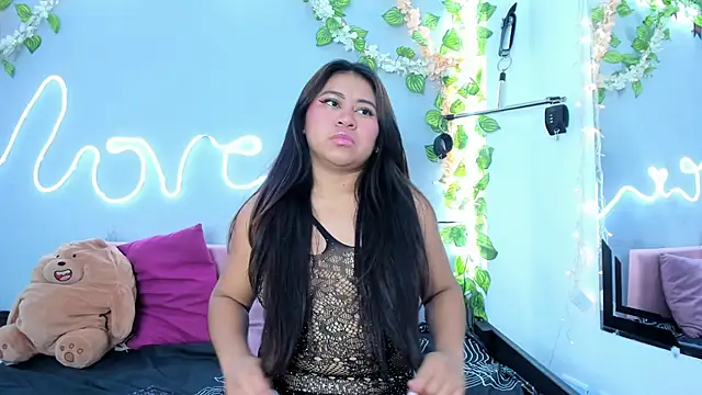 Luna Sommer online show from March 5, 1:17 pm