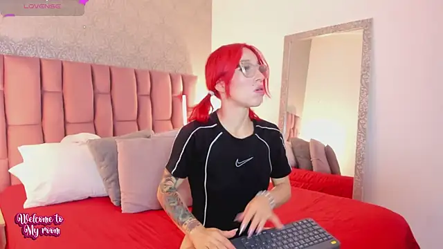 AbellaFox  online show from November 22, 7:24 pm