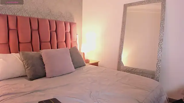 AbellaFox  online show from November 28, 5:48 pm