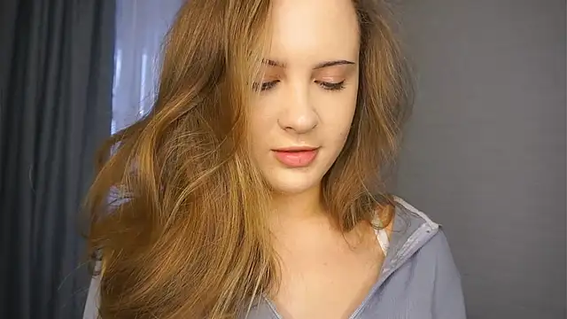 Snapshot of QuennaCoote chatting on February 15, 6:21 am QuennaCoote online show from February 15, 6:21 am