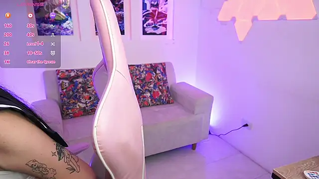 Snapshot of SaharaKramer chatting on February 24, 7:52 pm SaharaKramer online show from February 24, 7:52 pm