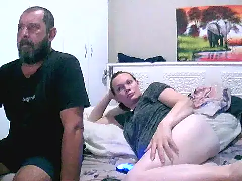 Snapshot of redsparrowXxXx chatting on February 17, 7:09 pm redsparrowXxXx online show from February 17, 7:09 pm