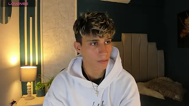 Allex Cano online show from March 5, 3:08 am