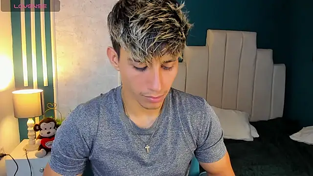 Allex Cano online show from March 15, 3:29 am