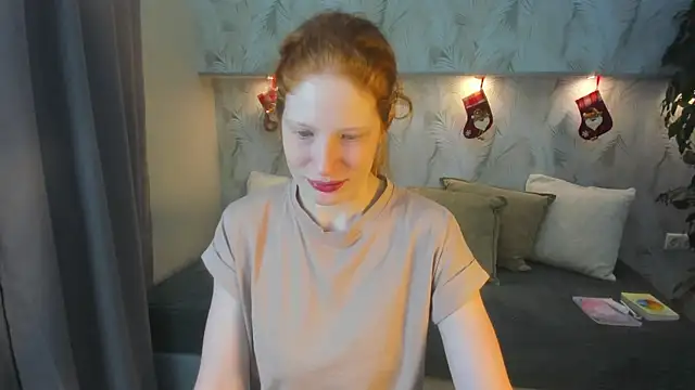 Sandra Wi1son online show from December 3, 1:35 am