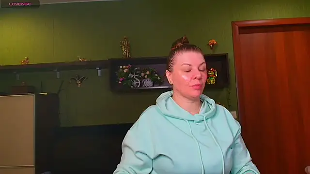 VeronikawGold online show from April 9, 6:46 pm