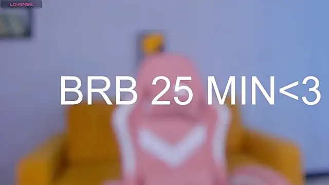 Snapshot of KristinMoore chatting on March 18, 12:25 pm KristinMoore online show from March 18, 12:25 pm