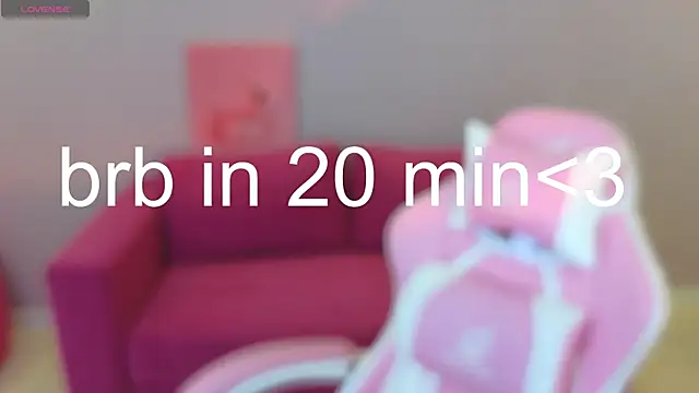 Snapshot of KristinMoore chatting on March 22, 4:45 am KristinMoore online show from March 22, 4:45 am