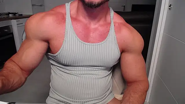 Snapshot of martins9 chatting on April 5, 10:56 am martins9 online show from April 5, 10:56 am