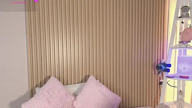 emily sweett24 online show from March 27, 12:16 pm