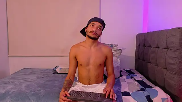 eross chipre  online show from February 3, 6:40 am