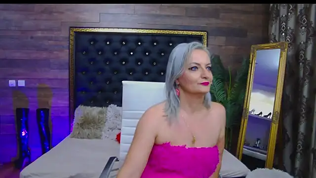 Snapshot of LadyTouch chatting on January 28, 6:05 am LadyTouch online show from January 28, 6:05 am